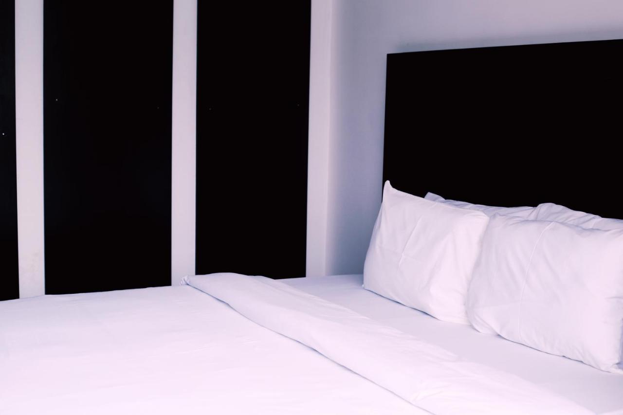 איקג'ה Hotel Capitol מראה חיצוני תמונה
