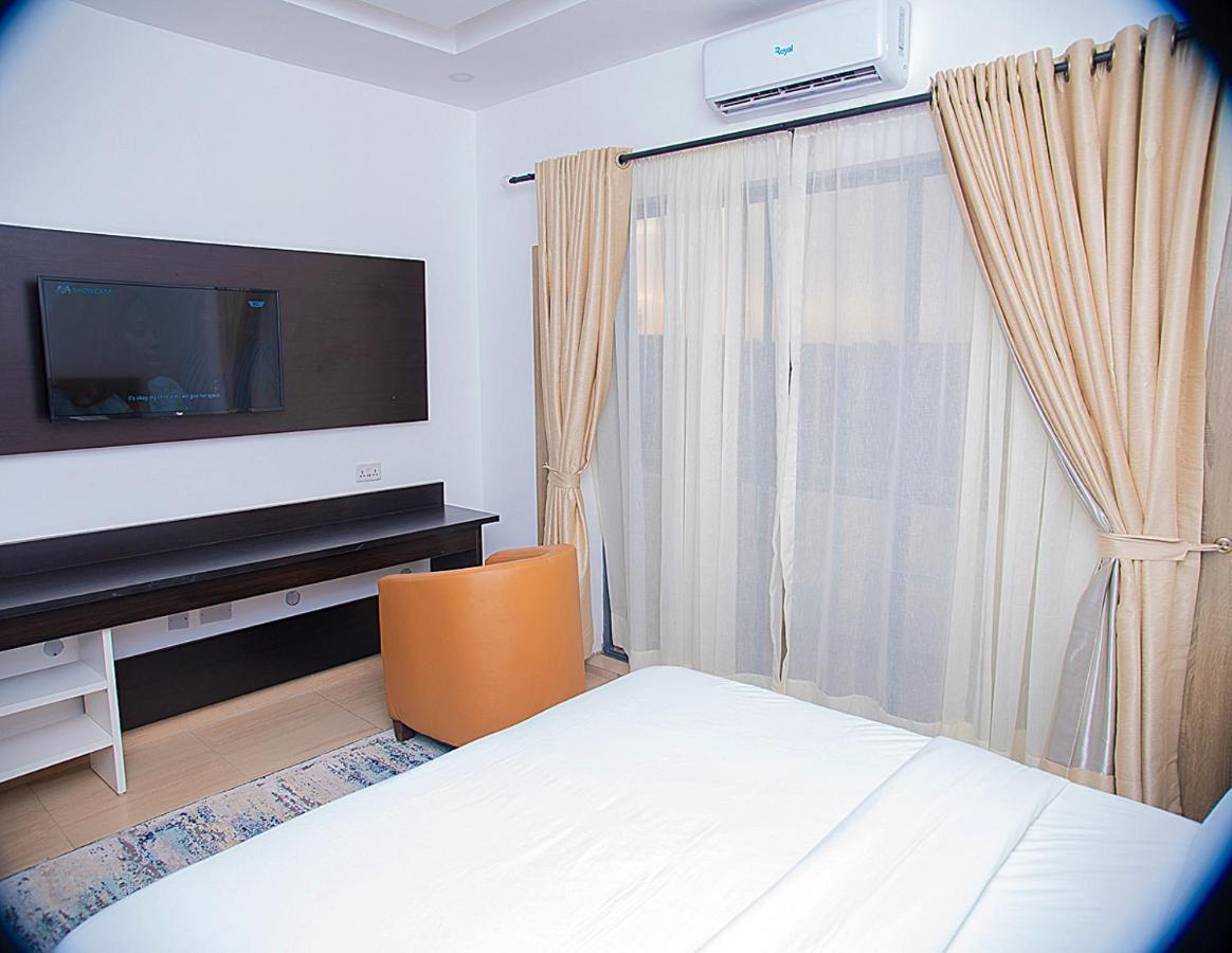 איקג'ה Hotel Capitol מראה חיצוני תמונה