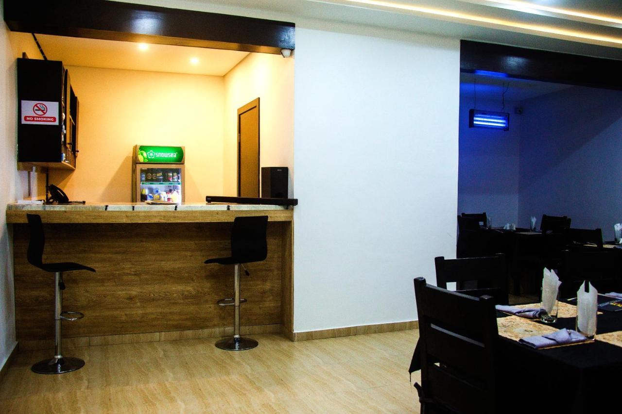 איקג'ה Hotel Capitol מראה חיצוני תמונה