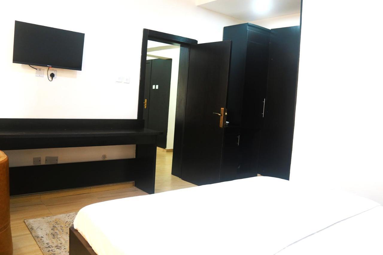 איקג'ה Hotel Capitol מראה חיצוני תמונה