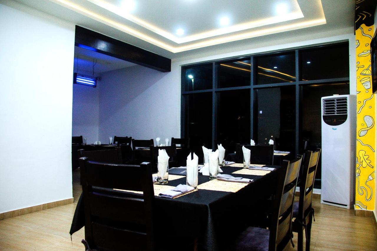 איקג'ה Hotel Capitol מראה חיצוני תמונה